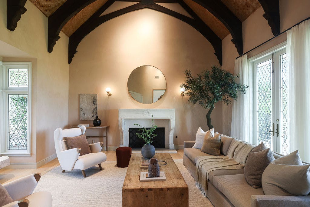 Meridith-Baer-Home-Home-Staging-Luxury-Homes-Southern-California-Amalfi-Transitional-Living-Room